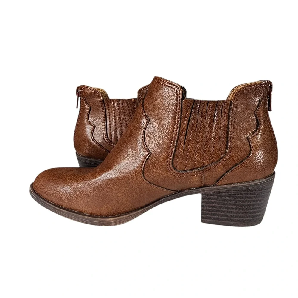 Sofft Eurosoft Ankle Booties sz 6.5M Women Brown Chelsea Adalene Western‎ Cowboy